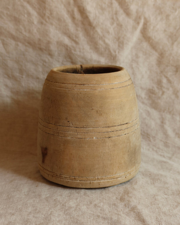 Small Wood Vase 08